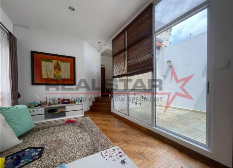 ⭐️BESIDE ACS SCHOOL⭐️2.5STY⭐️☎️9.8.2.8.0.0.6.4, Asimont Lane/Barker rd, 5 Bedrooms, 4,500 sqft, Semi-Detached House For Sale, by Seraphina Chong, 25248226 - PropertyGuru.com.sg
