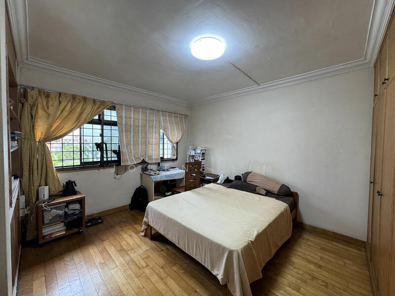 For Sale - 579 Hougang Avenue 4