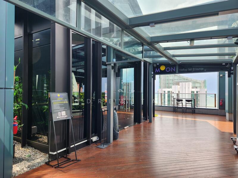 Penthouse Office @ Hub Synergy Point, Boat Quay / Raffles Place / Marina, 7,233 sqft, Office For Rent, by Andrew Tan, 25248988 - Rooftop Bar & Lounge - CommercialGuru.com.sg