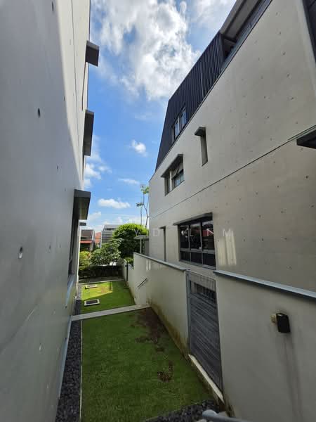 Victoria Park Villas, Victoria Park Grove, 5 Bedrooms, 4,200 sqft, Semi-Detached House For Sale, by Lloyd Lim, 25249079 - PropertyGuru.com.sg