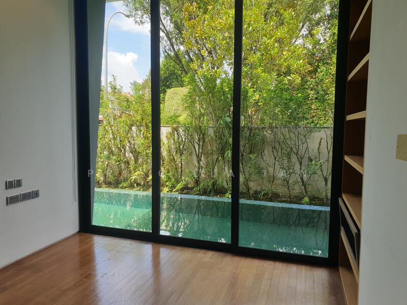 Jalan Naga Sari in Sixth Avenue vicinity, Jalan Naga Sari, 5 Bedrooms, 7,000 sqft, Semi-Detached House For Rent, by Priscilla Tan, 25249684 - PropertyGuru.com.sg