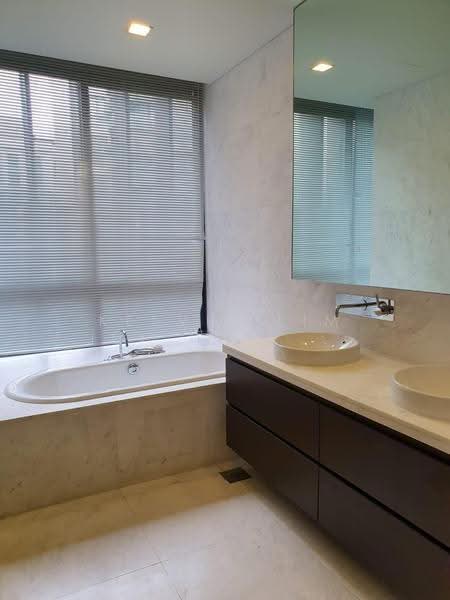 Sui Generis, 9 Balmoral Crescent, Tanglin / Holland / Bukit Timah, 3 Bedrooms, 1,873 sqft, Condominium For Rent, by Kelvin Lim Jun Hao 林俊豪, 25250109 - Bathroom - PropertyGuru.com.sg