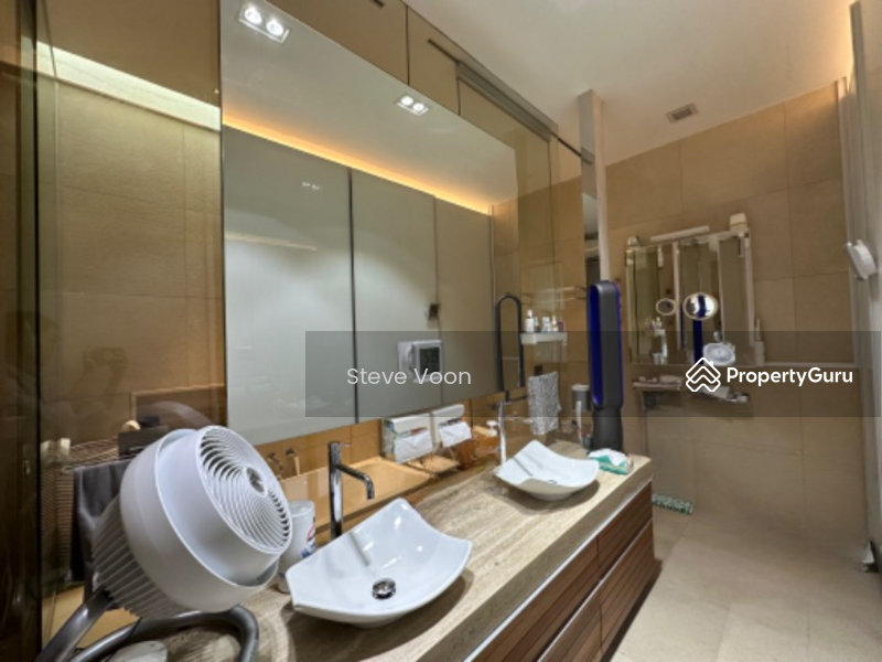 For Sale - ⭐️D17 Freehold Move in ready 2.5 Storey Cluster @ Toh Crescent⭐️