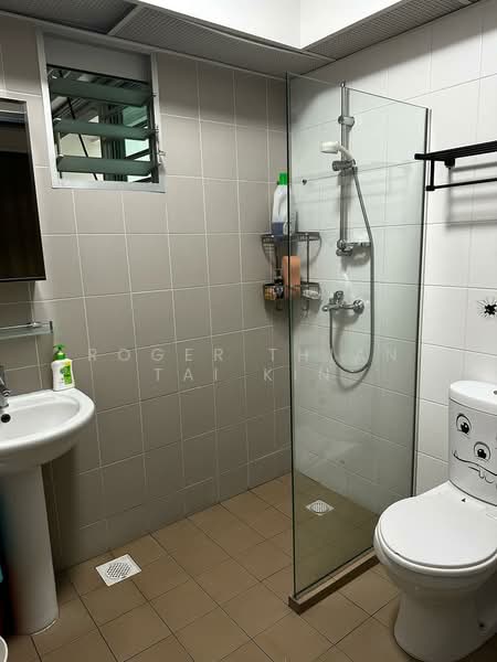 178A Rivervale Crescent, 178A Rivervale Crescent, 3 Bedrooms, 1,001 sqft, HDB Flat For Rent, by Roger TTK, 25250444 - PropertyGuru.com.sg
