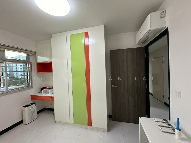 178A Rivervale Crescent, 178A Rivervale Crescent, 3 Bedrooms, 1,001 sqft, HDB Flat For Rent, by Roger TTK, 25250444 - PropertyGuru.com.sg