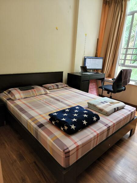 The Lakeshore, 33 Jurong West Street 41, 2 Bedrooms, 926 sqft, Condominium For Rent, by May Lee, 25251788 - PropertyGuru.com.sg