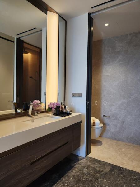 Bathroom and walk in wardrobe