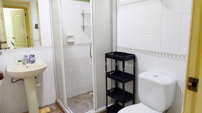 Tiara, 1 Kim Seng Walk, Room Rental, 100 sqft, Apartment For Rent, by Bespoke Habitat Pte Ltd, 25253093 - 02-05 COMMON BATHROOM - PropertyGuru.com.sg