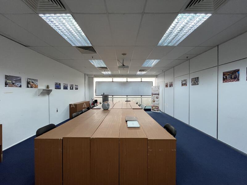 Burlington Square, 175 Bencoolen Street, 581 sqft, Office For Rent, by Aaron Oon, 25254323 - CommercialGuru.com.sg