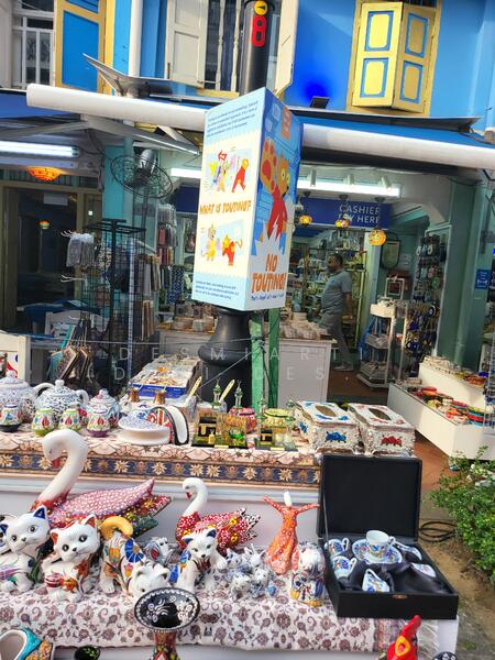 "High Footfall at Bussorah Street – Crowds of Tourists Visit Daily!", Bussorah Street, 1,315 sqft, Shop / Shophouse For Sale, by Desmiarti Desi, 25254844 - CommercialGuru.com.sg