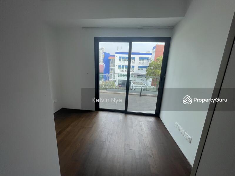 For Rent - CHEAP!! 靠近地铁站！摩登排屋 Near MRT Modern Novena 3 stry Terrace House with pool
