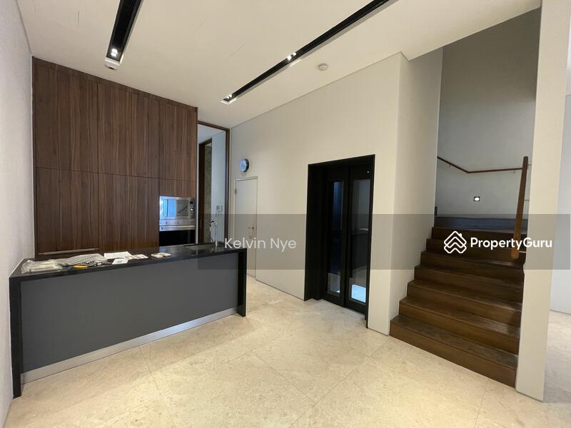 For Rent - CHEAP!! 靠近地铁站！摩登排屋 Near MRT Modern Novena 3 stry Terrace House with pool