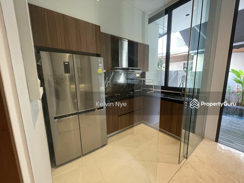 For Rent - CHEAP!! 靠近地铁站！摩登排屋 Near MRT Modern Novena 3 stry Terrace House with pool