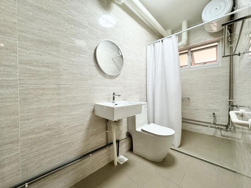 221 Hougang Street 21, 221 Hougang Street 21, Hougang / Punggol / Sengkang, 3 Bedrooms, 1,593 sqft, HDB Flat For Rent, by Velle Ng, 25258428 - Bathroom - PropertyGuru.com.sg