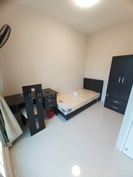 For Rent - Elias Green