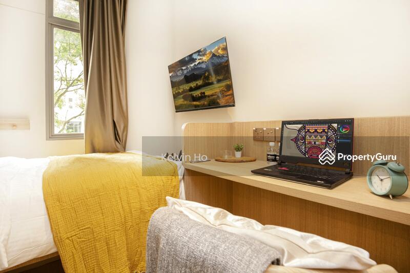 Master Single (kitchenette outside)