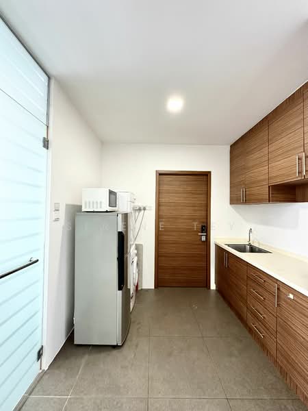 Hoa Nam Building, 27 Foch Road, Room Rental, 350 sqft, Apartment For Rent, by Serene Tey, 25261213 - PropertyGuru.com.sg