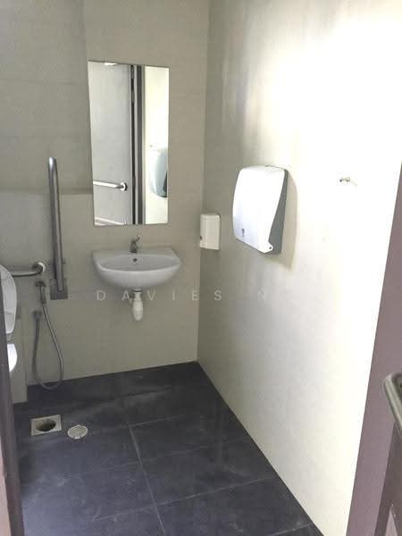 Agrow Building, 90 Lorong 23 Geylang, Eunos / Geylang / Paya Lebar, 2,464 sqft, Light Industrial (B1) For Rent, by Davies Ng, 25263649 - Bathroom - CommercialGuru.com.sg