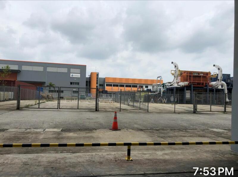 Detached fty for oil & gas & Marine trade, Loyang Crescent, Pasir Ris / Tampines, 160,631 sqft, Dormitory For Rent, by Juddy Khaw, 25264865 - CommercialGuru.com.sg