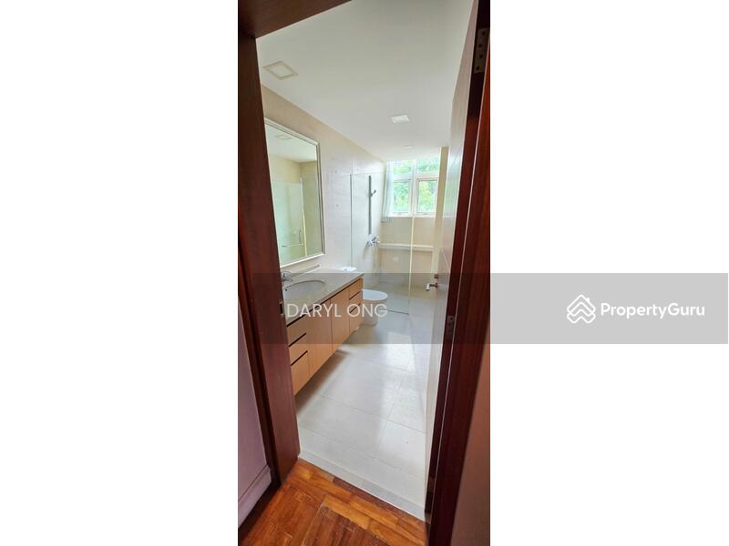 2nd floor common bathroom