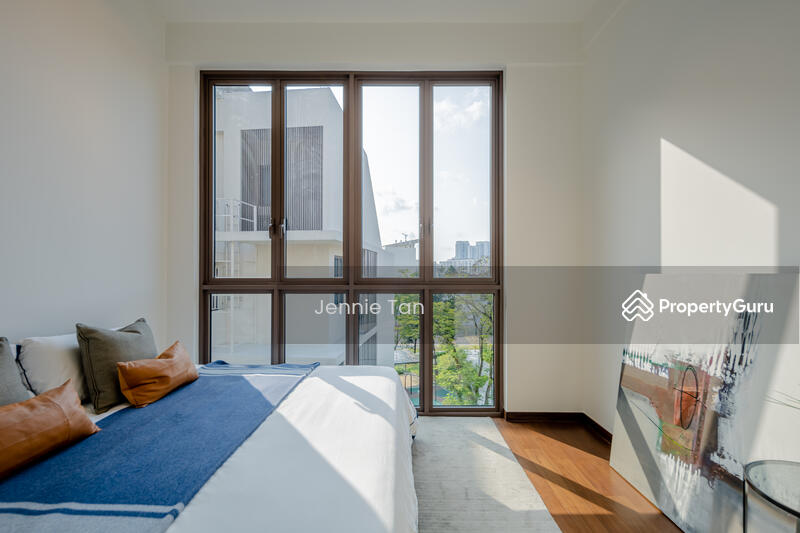 Level 1 Brightly Lit Bedroom  2-1