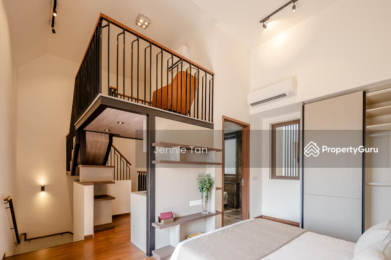 Level 2 Master Bedroom-towards the Loft with Pantry below it