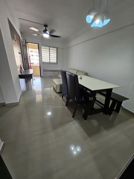 125 Bedok North Road, 125 Bedok North Road, 3 Bedrooms, 894 sqft, HDB Flat For Rent, by Rita Lim, 25270375 - Proper dining and hall area. - PropertyGuru.com.sg