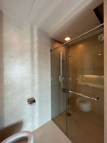 Regency Suites, 38 Kim Tian Road, 1 Bedroom, 979 sqft, Apartment For Rent, by Eirene Phua, 25270493 - PropertyGuru.com.sg
