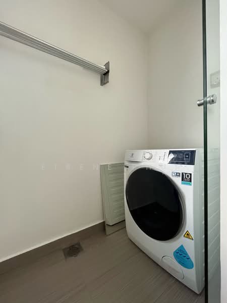 Regency Suites, 38 Kim Tian Road, 1 Bedroom, 979 sqft, Apartment For Rent, by Eirene Phua, 25270493 - PropertyGuru.com.sg