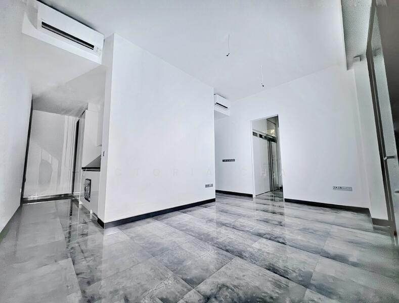 Midtown Bay, 122 Beach Road, 2 Bedrooms, 753 sqft, Condominium For Rent, by Victoria Chan, 25271056 - PropertyGuru.com.sg