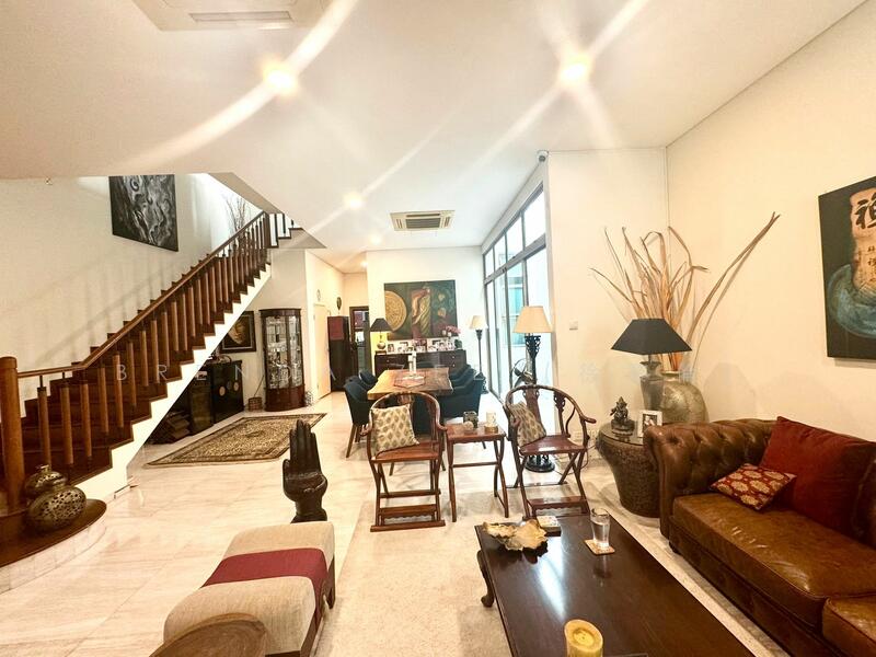 Balinese Style Freehold Terrace ✧ Heart of Bukit Timah ✧ Within 1 km to RGPS, Bukit Timah Road, Tanglin / Holland / Bukit Timah, 5 Bedrooms, 4,200 sqft, Terraced House For Sale, by Brenda Zee (徐黎倫), 25271198 - BUKIT TIMAH ROAD, Freehold Inter-Terrace for Sale - PropertyGuru.com.sg