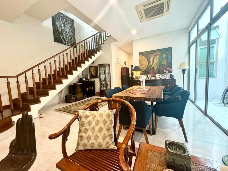 Balinese Style Freehold Terrace ✧ Heart of Bukit Timah ✧ Within 1 km to RGPS, Bukit Timah Road, Tanglin / Holland / Bukit Timah, 5 Bedrooms, 4,200 sqft, Terraced House For Sale, by Brenda Zee (徐黎倫), 25271198 - BUKIT TIMAH ROAD, Freehold Inter-Terrace for Sale - PropertyGuru.com.sg