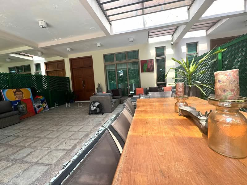 Balinese Style Freehold Terrace ✧ Heart of Bukit Timah ✧ Within 1 km to RGPS, Bukit Timah Road, Tanglin / Holland / Bukit Timah, 5 Bedrooms, 4,200 sqft, Terraced House For Sale, by Brenda Zee (徐黎倫), 25271198 - BUKIT TIMAH ROAD, Freehold Inter-Terrace for Sale - PropertyGuru.com.sg