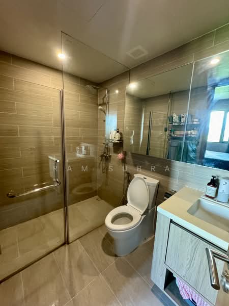 Kingsford Waterbay Condominium For Sale at S$ 1,100,000 | PropertyGuru Singapore