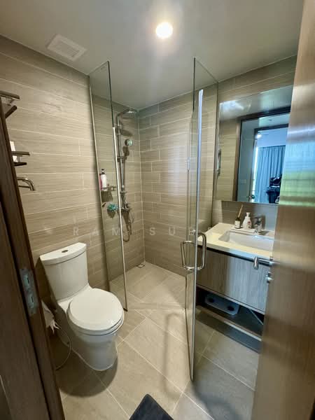 Kingsford Waterbay Condominium For Sale at S$ 1,100,000 | PropertyGuru Singapore