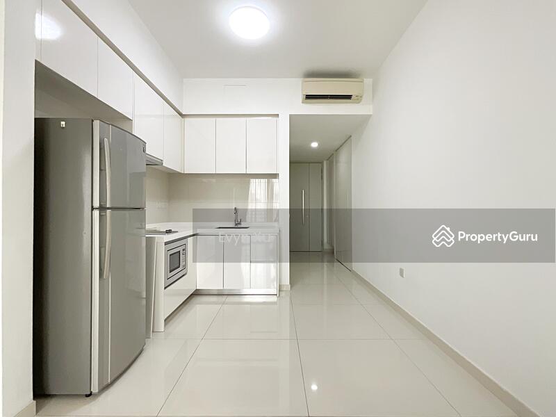Kitchen & Dining area