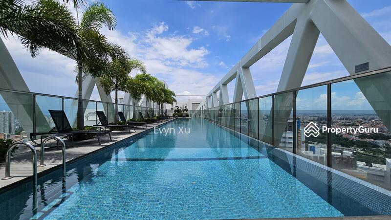 Sky pool on 38th floor 
