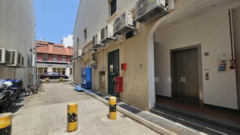 ✨Geylang Road Shophouse with Lift | Between Paya Lebar MRT and Aljunied MRT | Suit Office, Retail, Geylang Road | Guillemard Road | Sims Avenue, 726 sqft, Shop / Shophouse For Rent, by Evon Tan 陈玉凤, 25272348 - CommercialGuru.com.sg