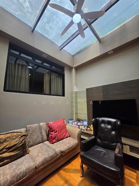 Rare Freehold Terrace Long Depth Near Eunos MRT, Eunos / Geylang / Paya Lebar, 5 Bedrooms, 4,900 sqft, Terraced House For Sale, by Jodia Tay, 25273557 - Living Room - PropertyGuru.com.sg