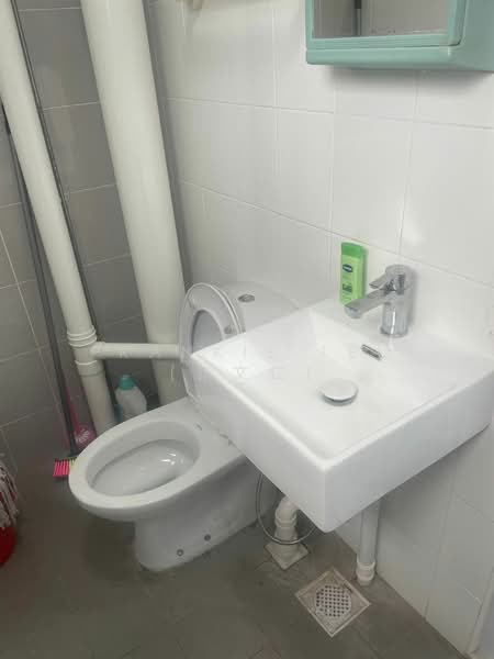 Room Near Lakeside MRT, 536 Jurong west Street 52, Room Rental, 150 sqft, HDB Flat For Rent, by Frankie Teo (张文仁), 25273756 - Blk 489 - PropertyGuru.com.sg
