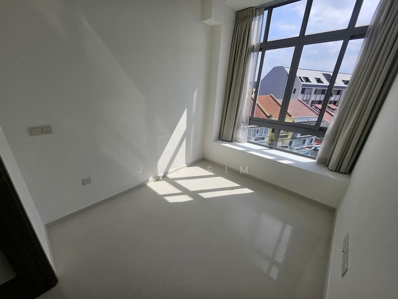 Everitt Edge Condominium For Sale at S$ 1,250,000 | PropertyGuru Singapore