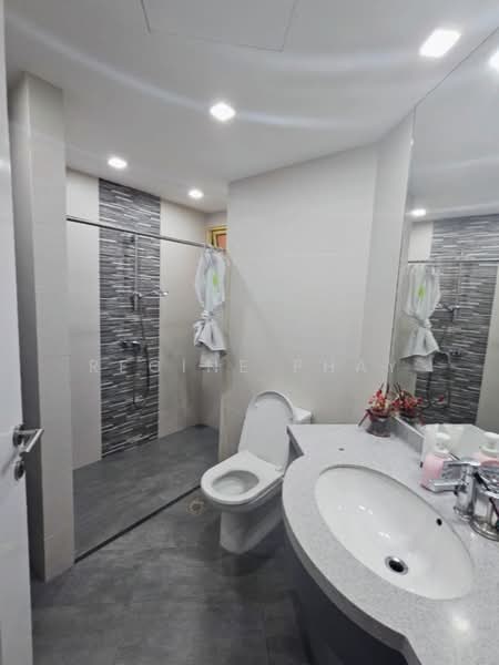 Villa Marina, , 3 Bedrooms, 1,281 sqft, Condominium For Rent, by Regine Phay, 25274085 - PropertyGuru.com.sg