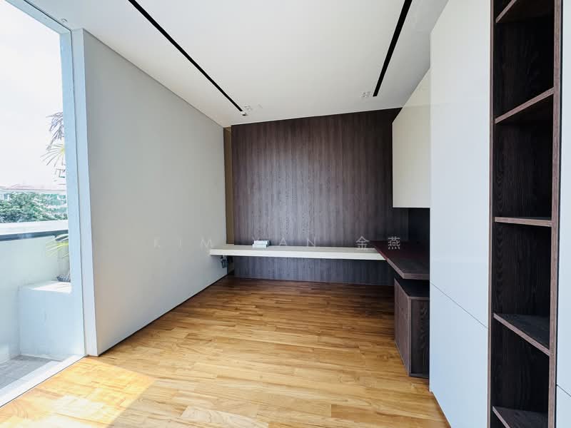 Brand new bungalow with lift and swimming pool, wide frontage to park 4 cars inside, luxury finishes, Goldhill Estate - call Kim Yan 8130 3636 to view, 6 Bedrooms, 8,400 sqft, Bungalow House For Sale, by Kim Yan 金燕, 25274791 - PropertyGuru.com.sg