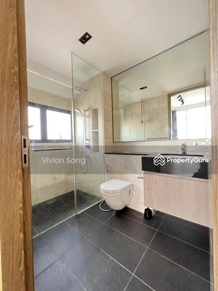 Upper level bathroom