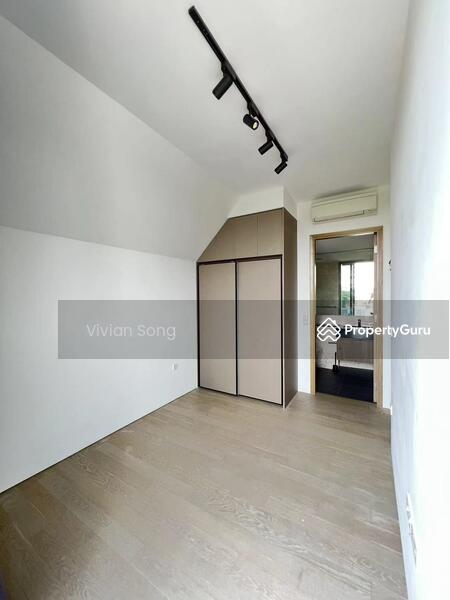 upper level bedroom 2