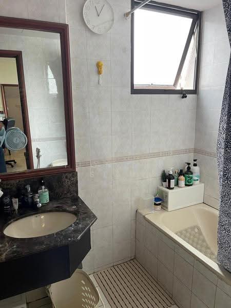Parc Oasis, 53 Jurong East Avenue 1, Boon Lay / Jurong / Tuas, 3 Bedrooms, 1,227 sqft, Condominium For Rent, by Tjon Lin Seen, 25275065 - PropertyGuru.com.sg