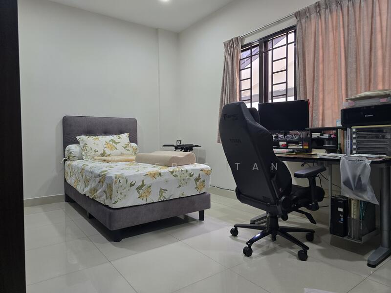 For Sale - Rare 2 sty Jln Bangket Semi-D for Sale