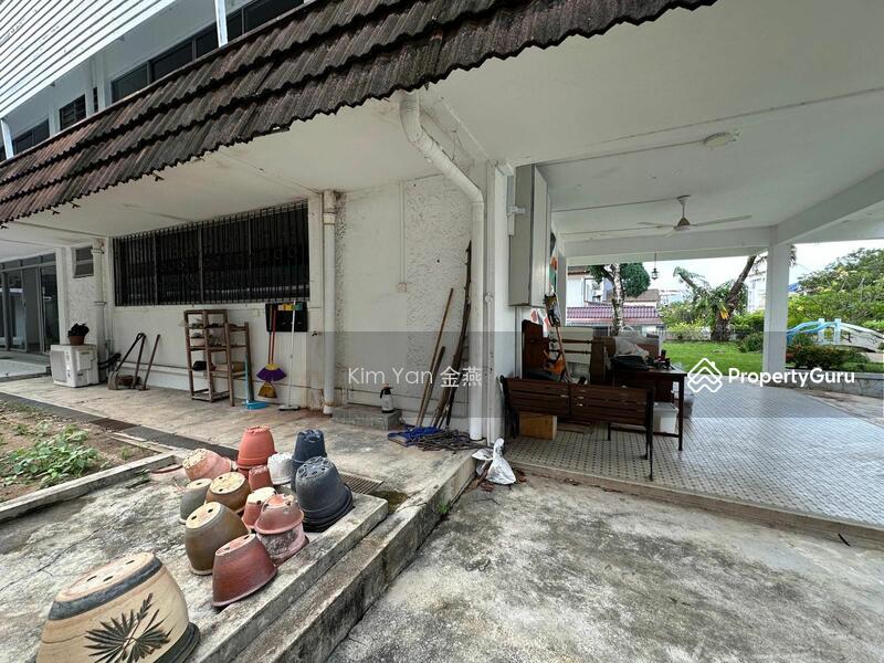 For Sale - Residential zone, can rebuild one bungalow or apartment units
