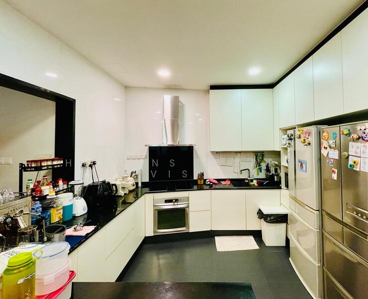 For Sale - FH 3.5 Storey Corner Terrace With 4855sf of Land Near MRT @ Only 12xxpsf.