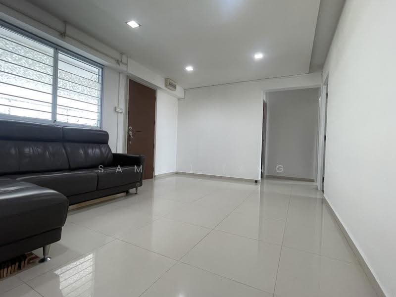 639 Yishun Street 61, 639 Yishun Street 61, Sembawang / Yishun, 3 Bedrooms, 904 sqft, HDB Flat For Sale, by Samuel Tang, 25276770 - Living Room - PropertyGuru.com.sg